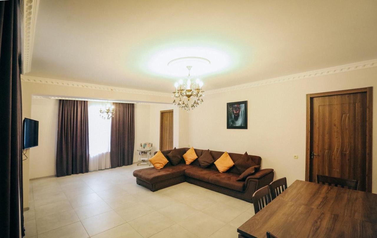 Bebo Babu Guest House Кутаиси Екстериор снимка